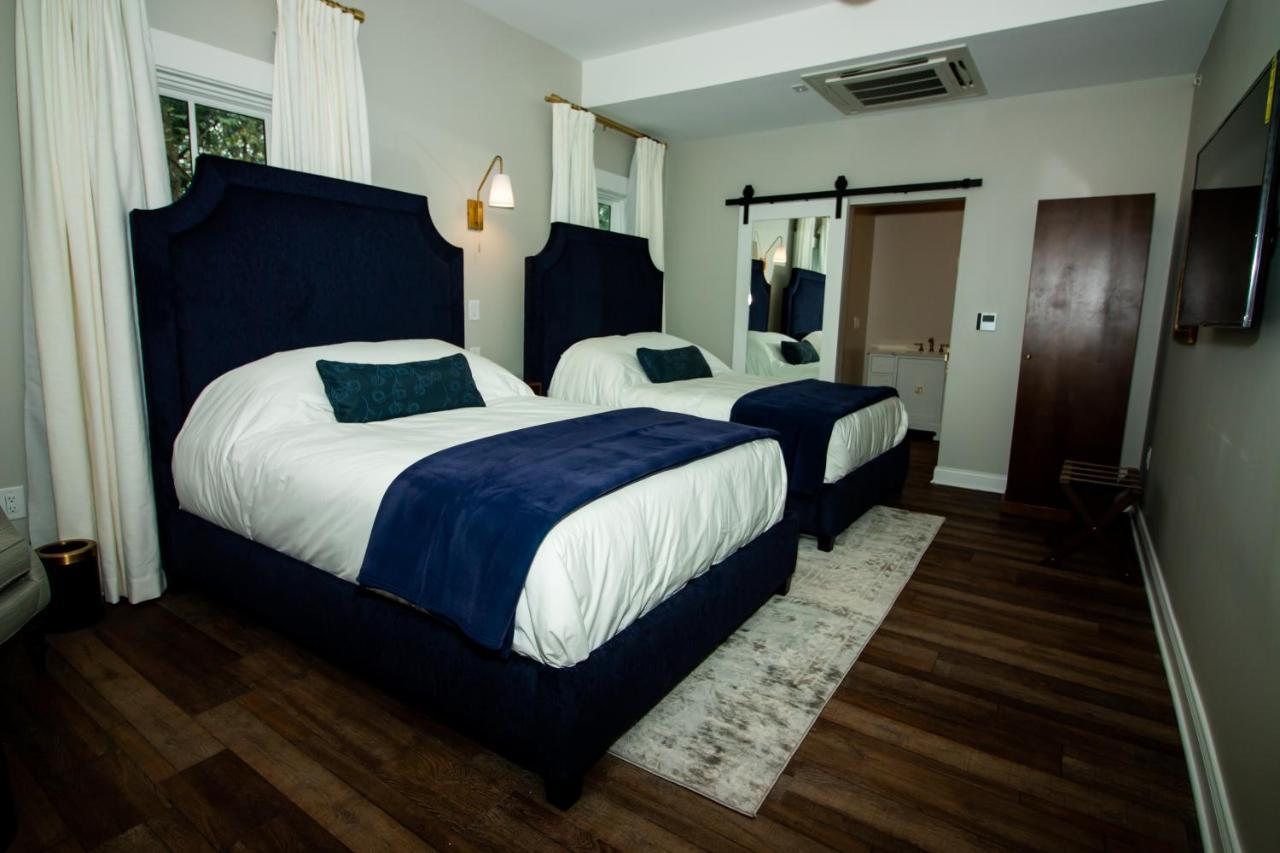 The Colonial Inn Hillsborough Extérieur photo