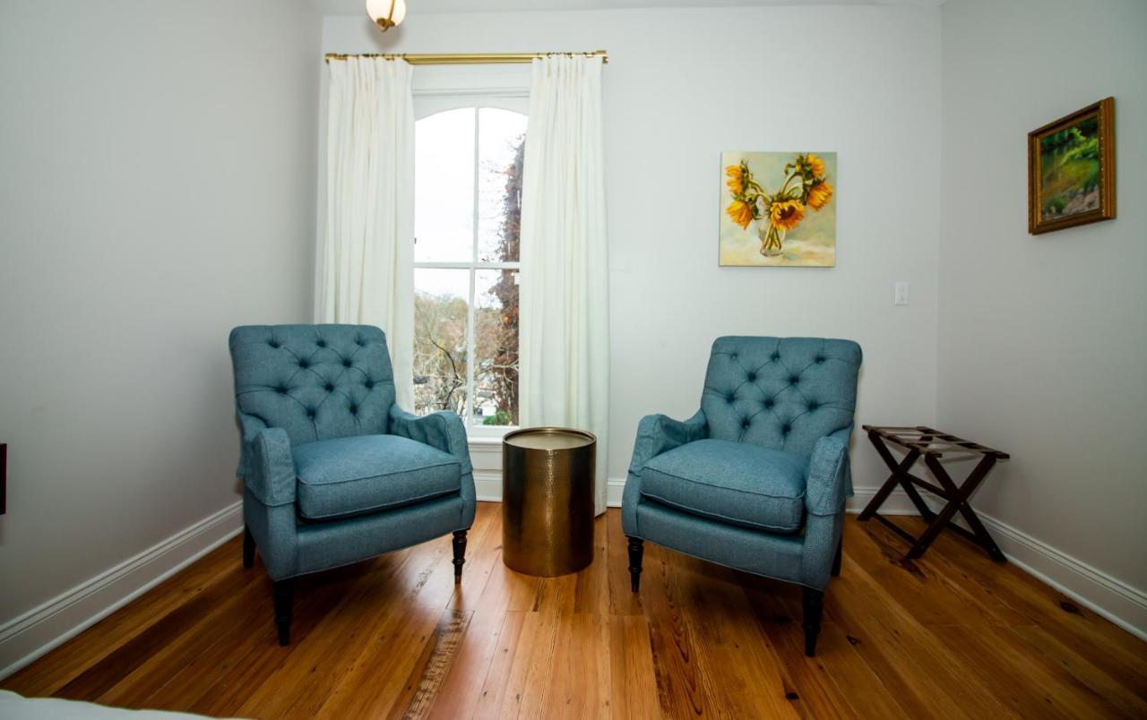 The Colonial Inn Hillsborough Extérieur photo