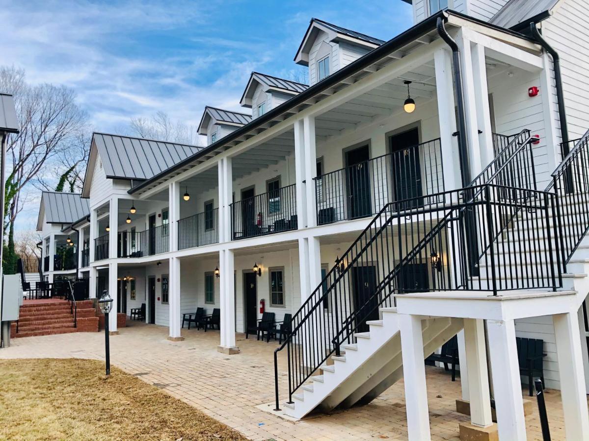 The Colonial Inn Hillsborough Extérieur photo