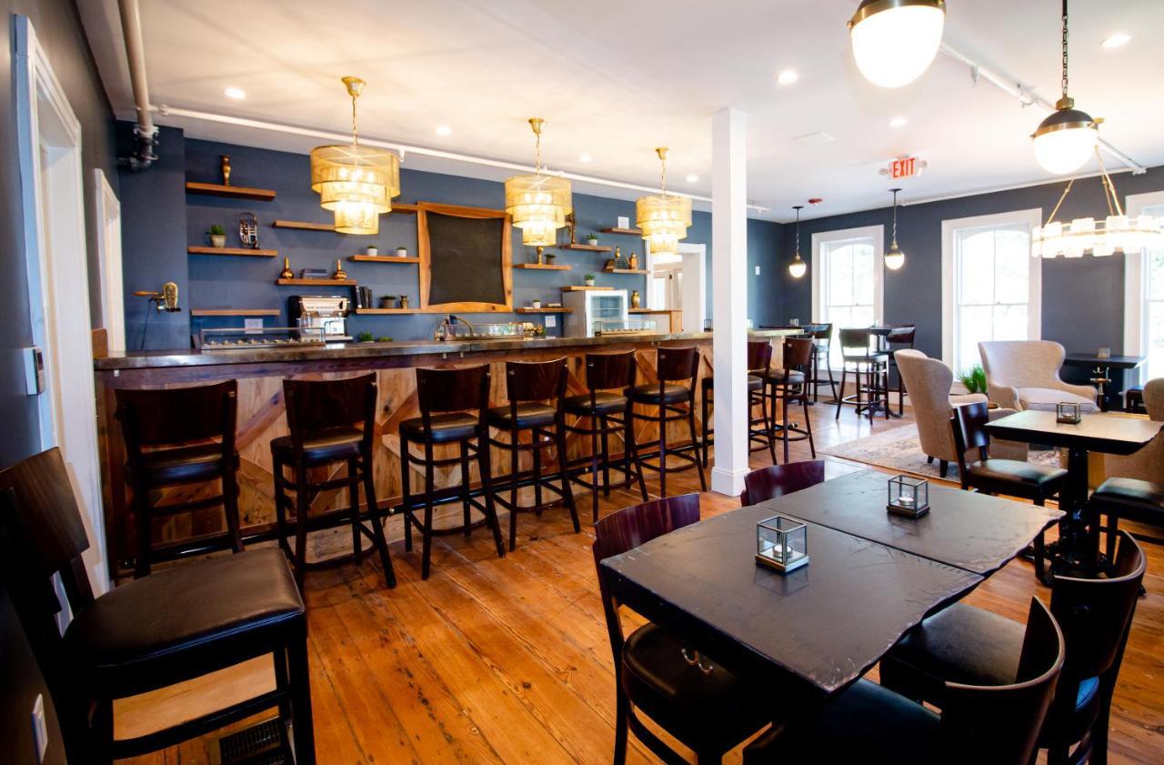 The Colonial Inn Hillsborough Extérieur photo