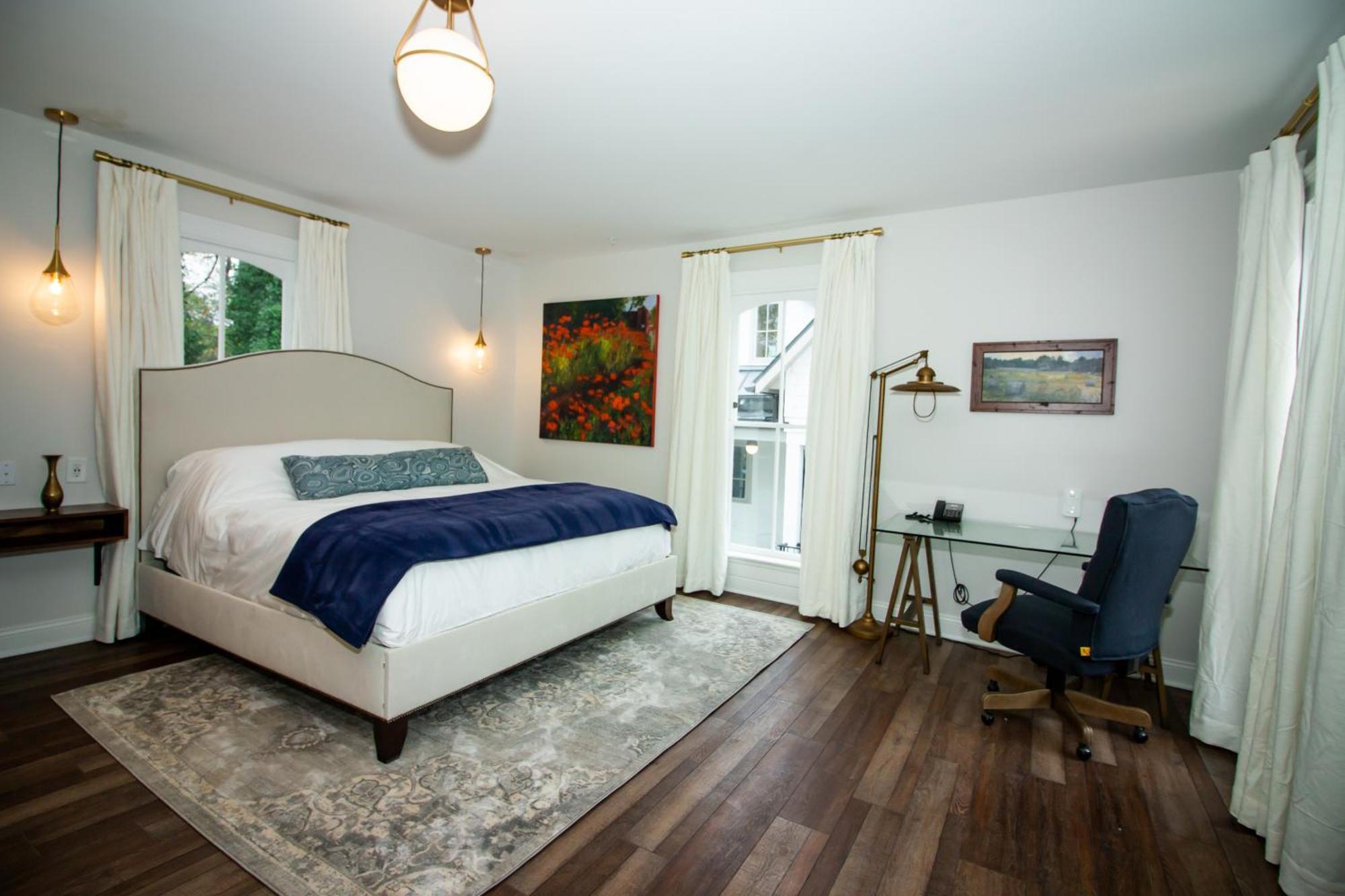 The Colonial Inn Hillsborough Chambre photo